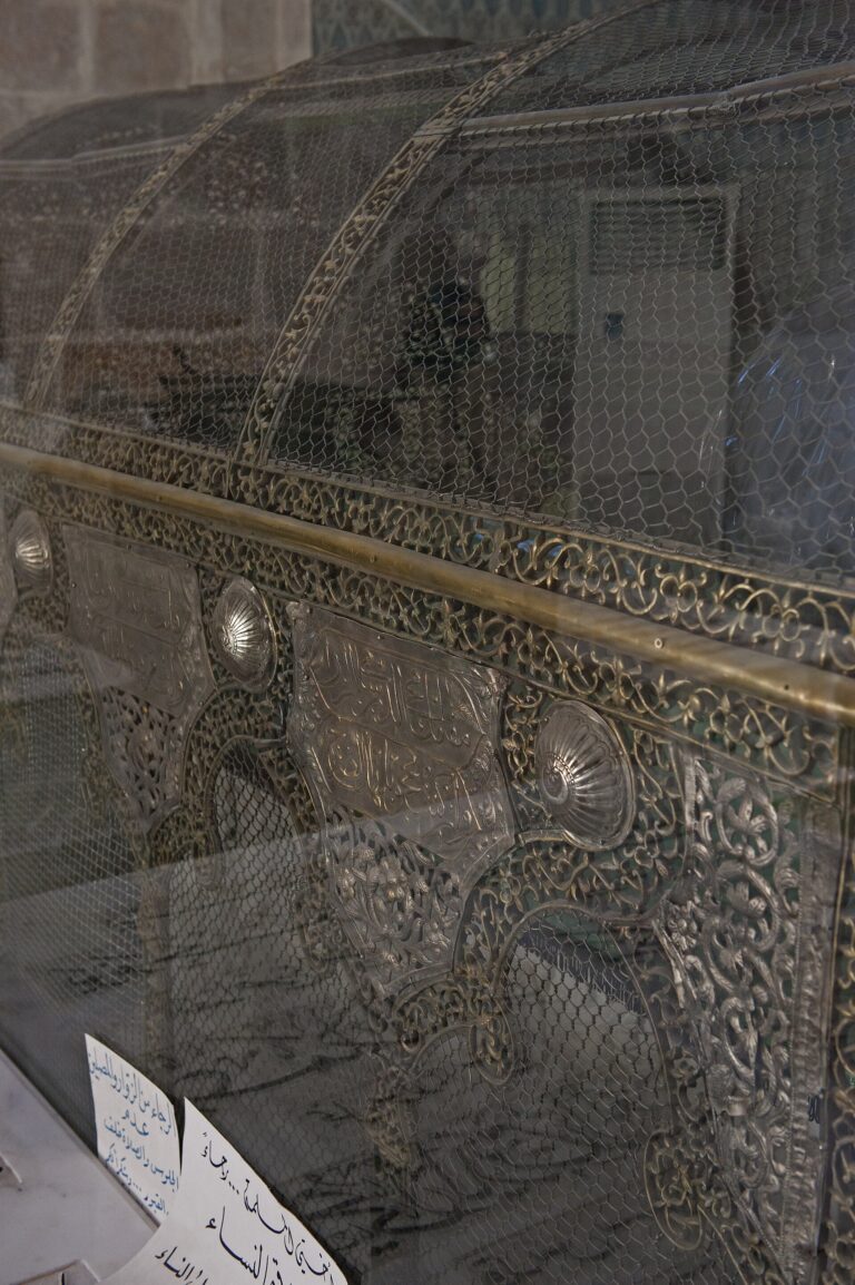 Mehr über den Artikel erfahren Muhyiddin Ibn Arabi – Innige Vertrautheit mit Allah